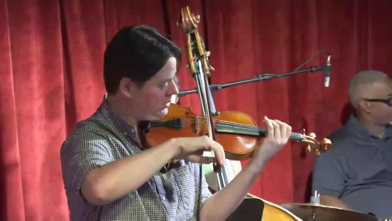 Lively Male Strolling Violinist | Altus Entertainment