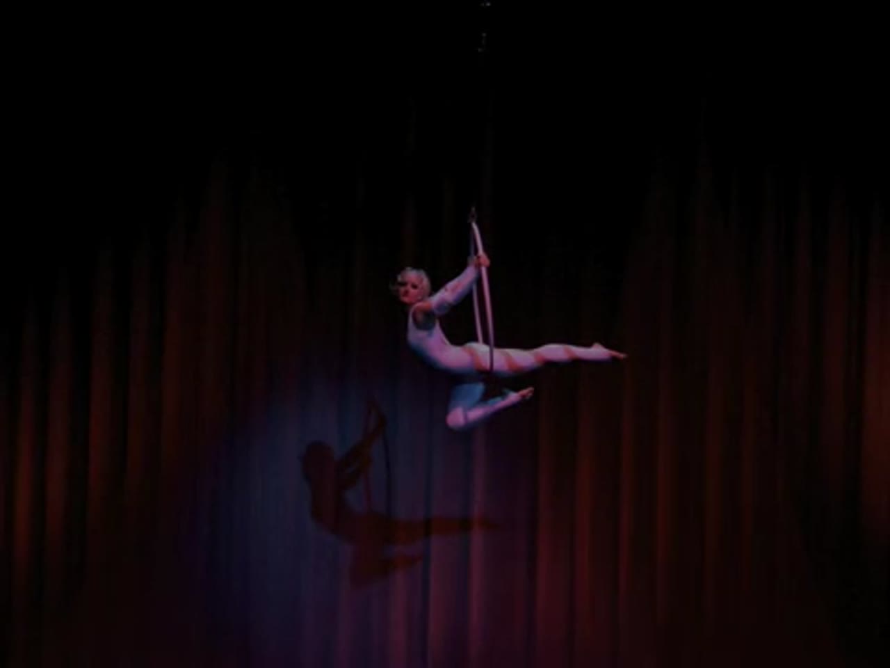 Orlando-based Aerialist | Altus Entertainment