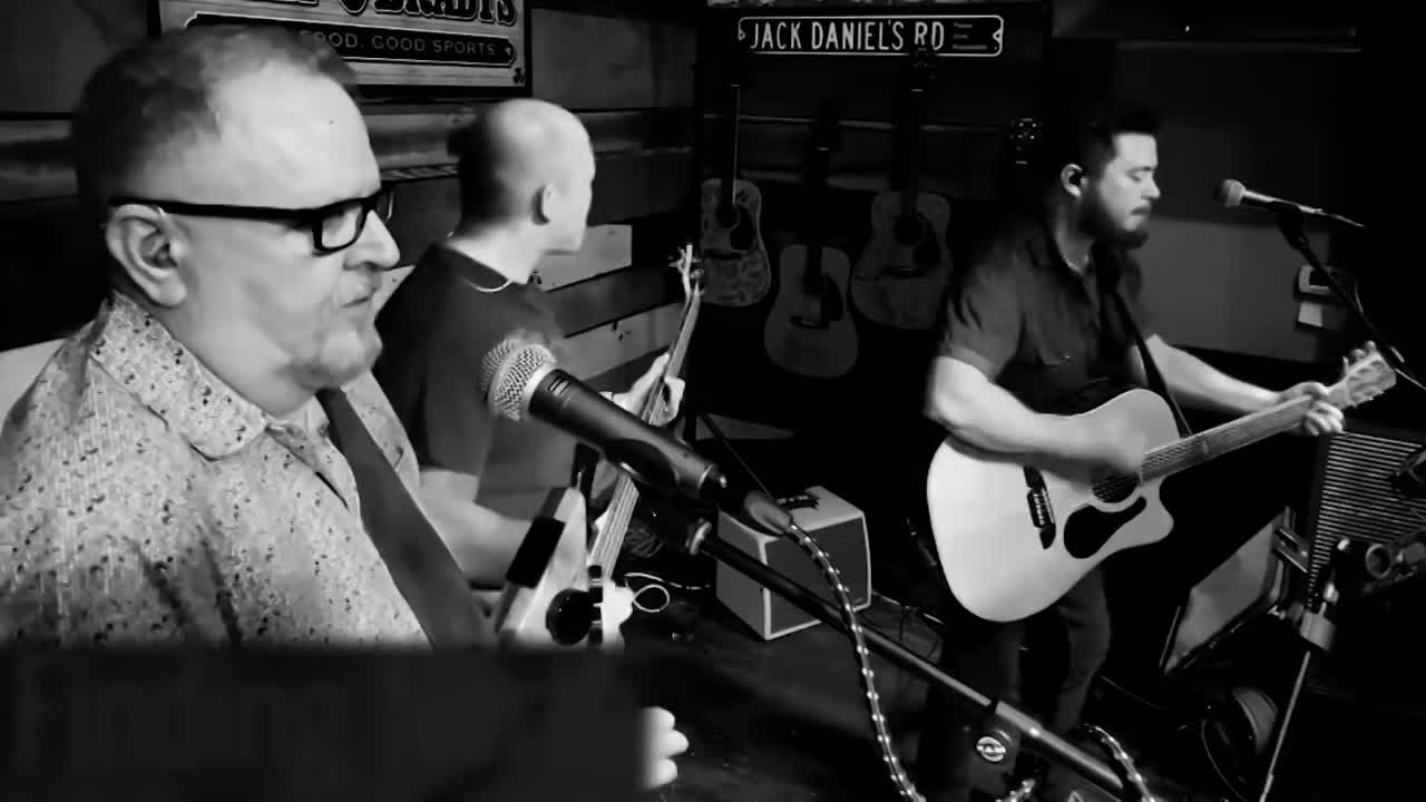Alternative Rock Cover Band Alabama | Altus Entertainment