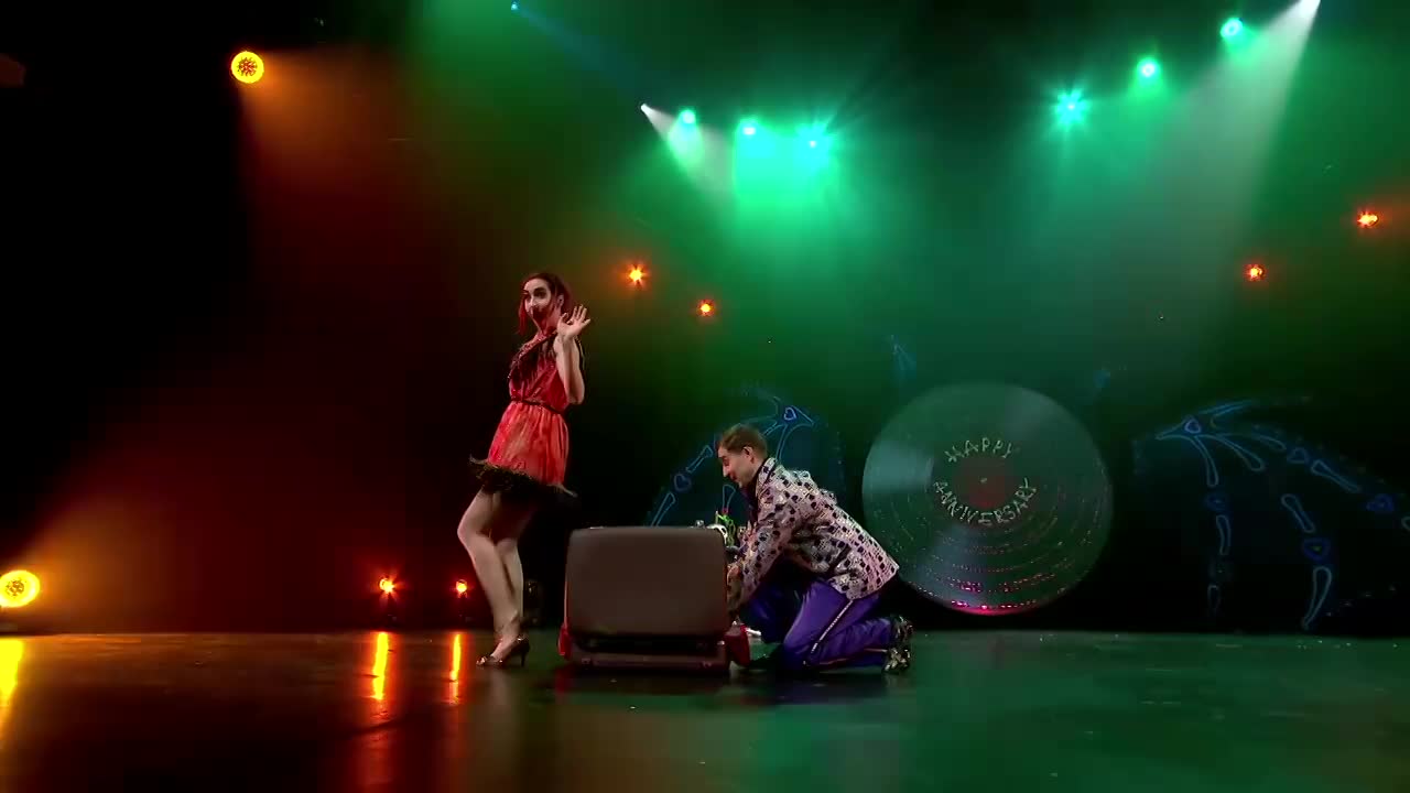 Sensational Quick Change Act | Altus Entertainment