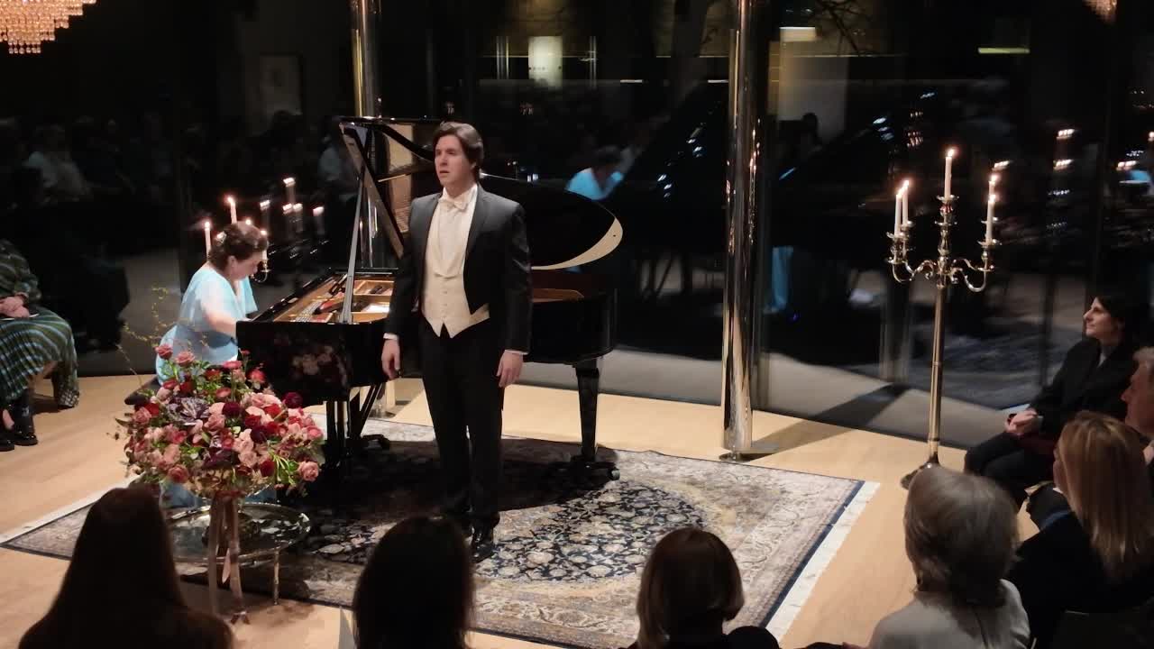 Italian Tenor | Altus Entertainment
