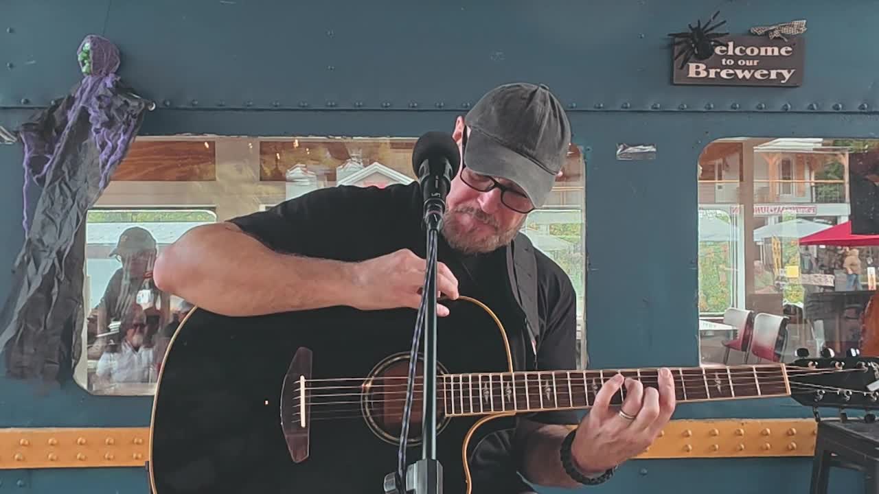Acoustic Guitarist with Vocals | Altus Entertainment