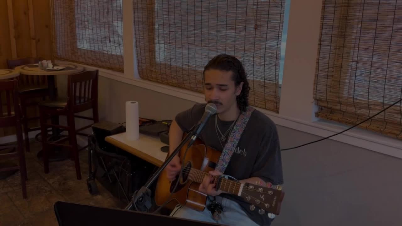 Energetic Solo Acoustic Guitarist and Vocalist | Altus Entertainment