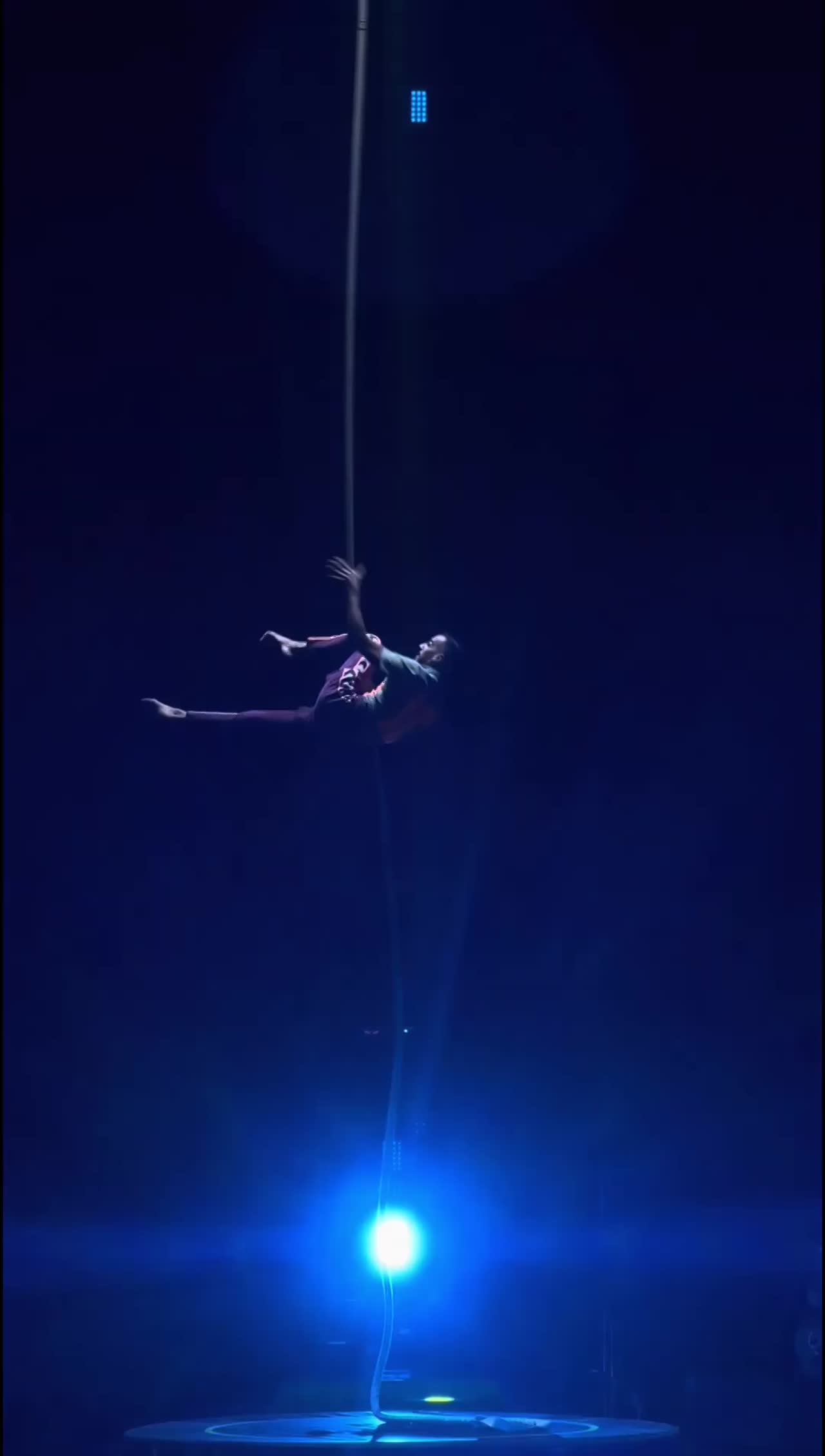 Barcelona Male Rope Aerialist | Altus Entertainment