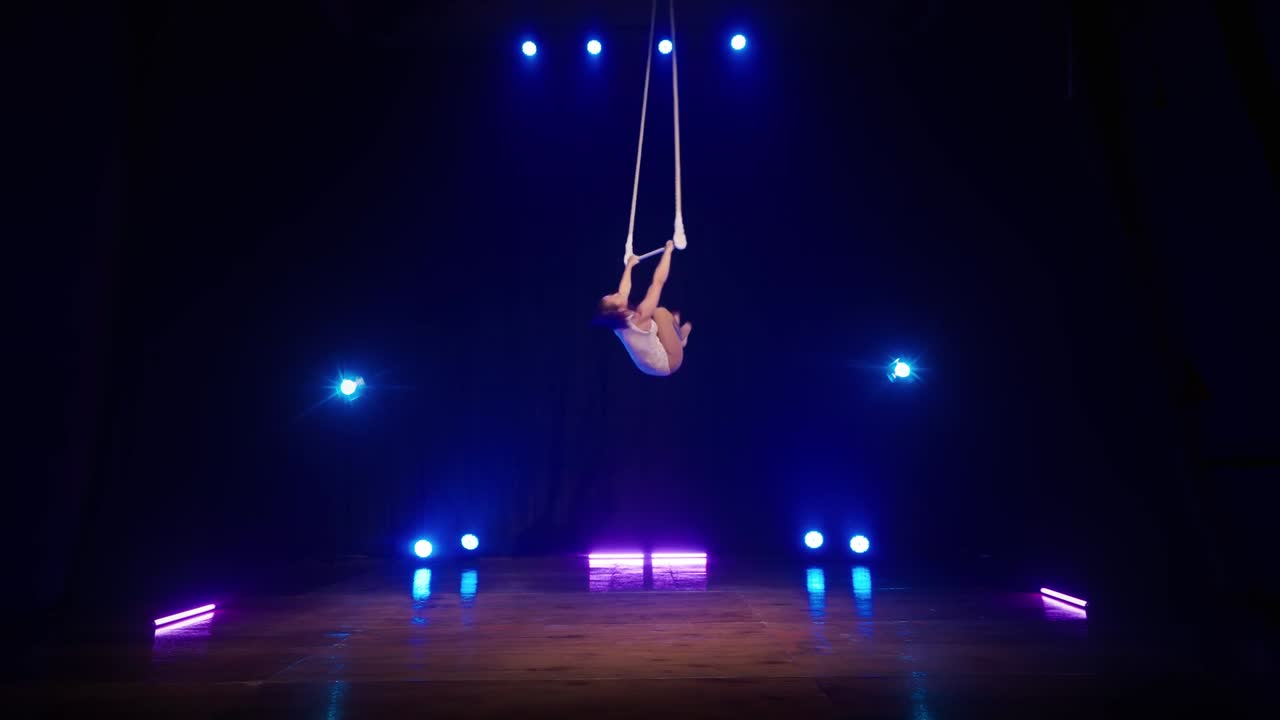 Spectacular Aerialist Argentina | Altus Entertainment