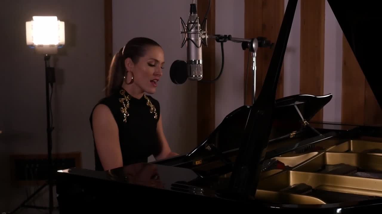 Solo Singer and Pianist | Altus Entertainment