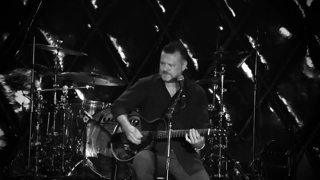 Multi-talented Acoustic Guitarist and Singer | Altus Entertainment