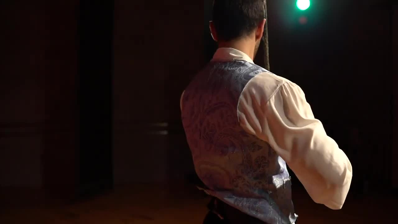 Aerial Violinists | Altus Entertainment