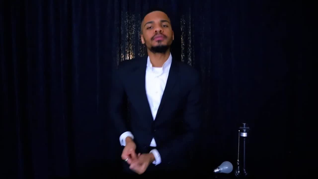 Elegant Mentalist and Illusionist | Altus Entertainment