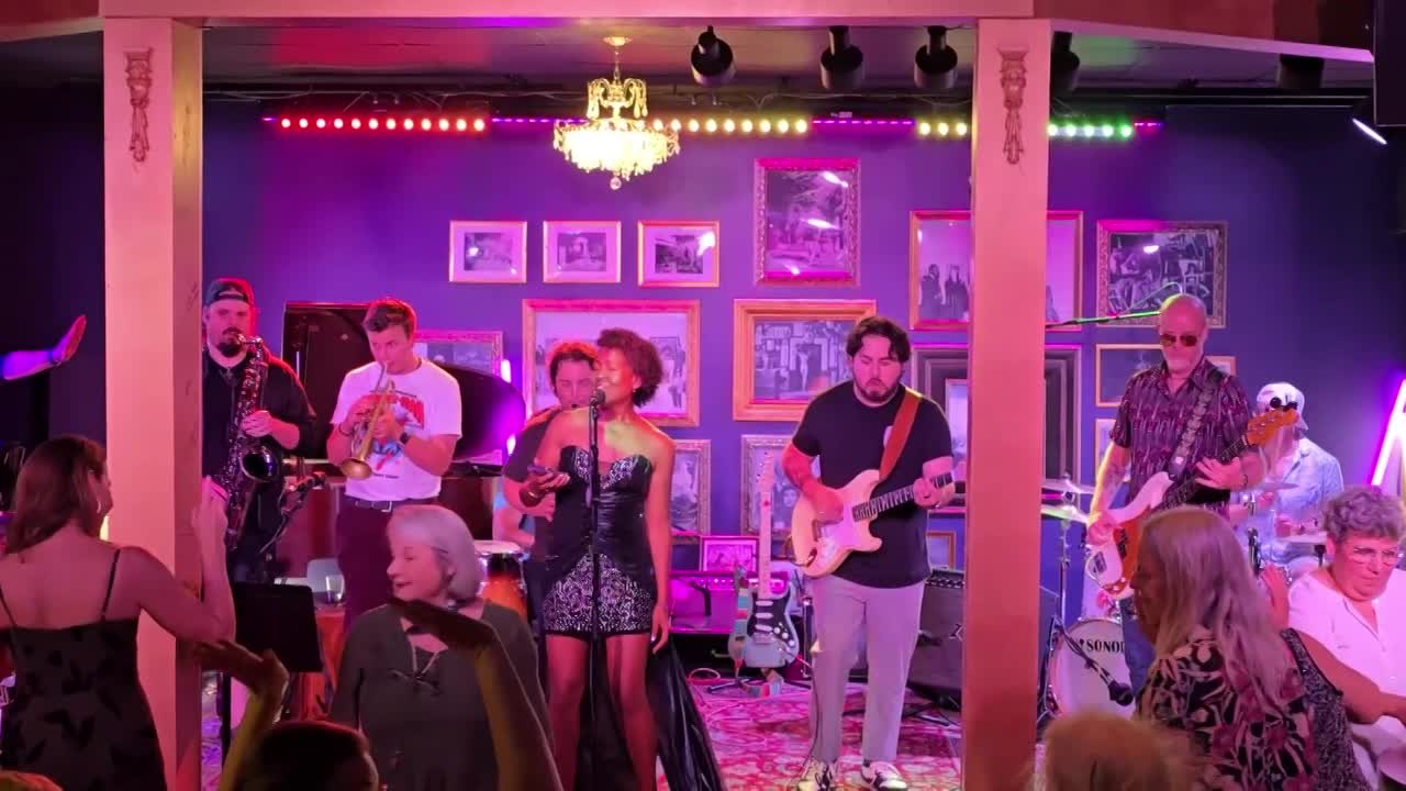 Female Jazz Vocalist | Altus Entertainment