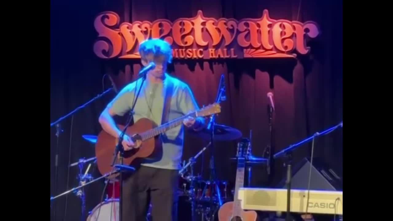 Male Vocalist and Acoustic Guitarist | Altus Entertainment