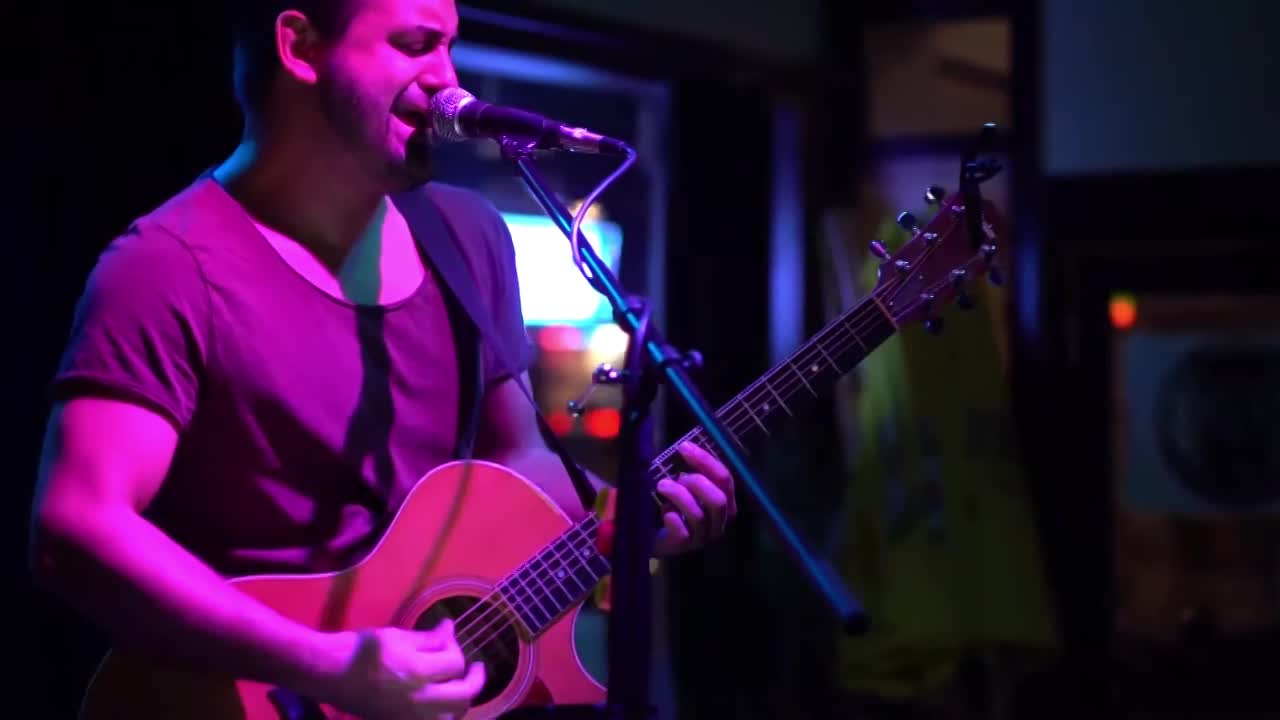 Solo Acoustic Performer Oklahoma | Altus Entertainment