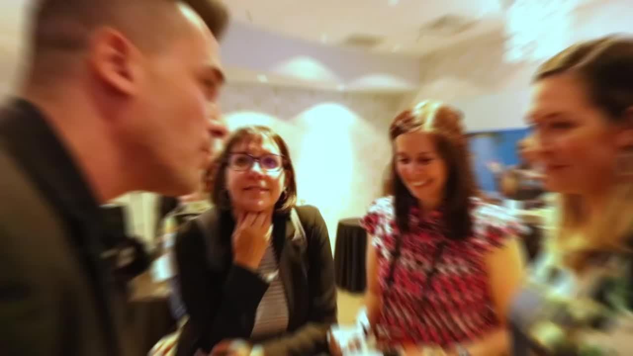 Las Vegas Walk-around Magician | Altus Entertainment
