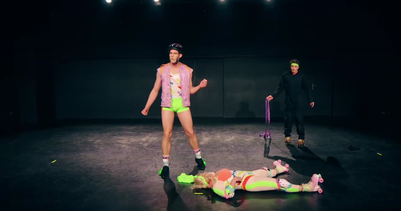Rollerskating Comedy Trio Budapest | Altus Entertainment