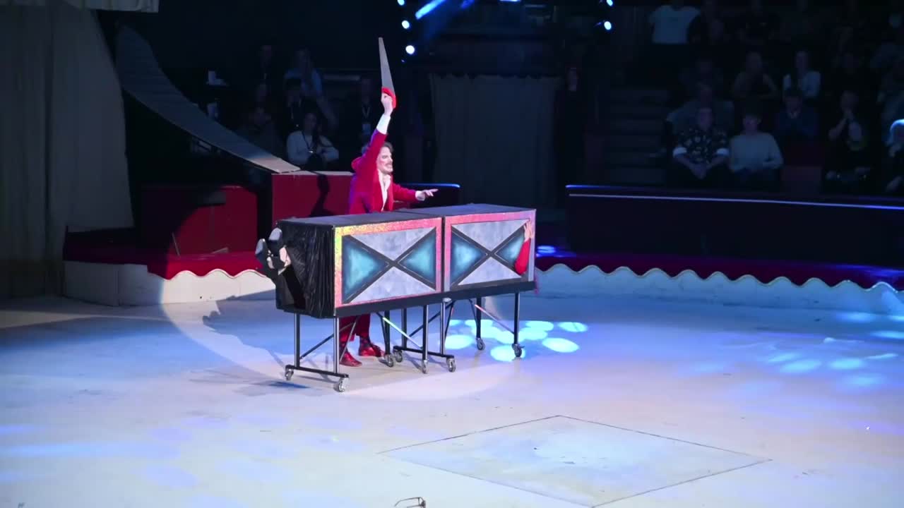 Comedy Magic Duo Budapest | Altus Entertainment