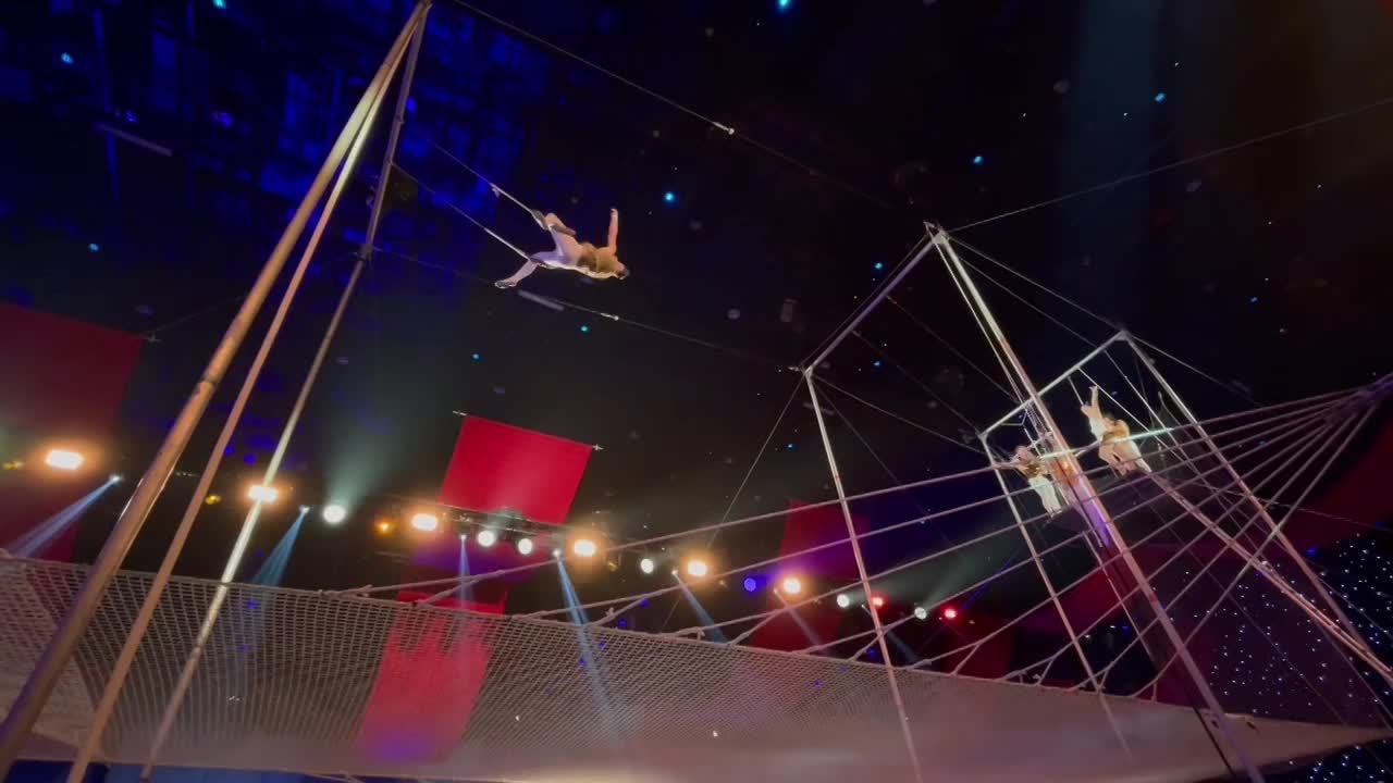 Trapeze Troupe Dallas | Altus Entertainment