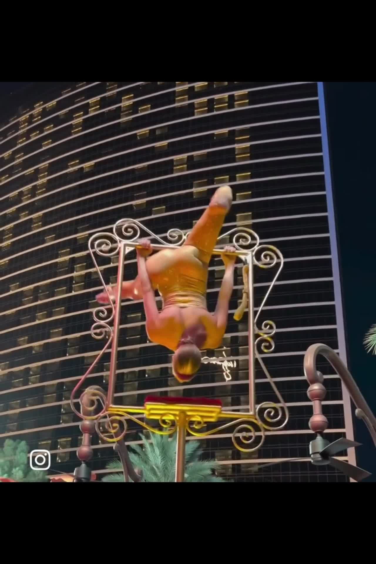 Las Vegas Champagne Aerialist | Altus Entertainment