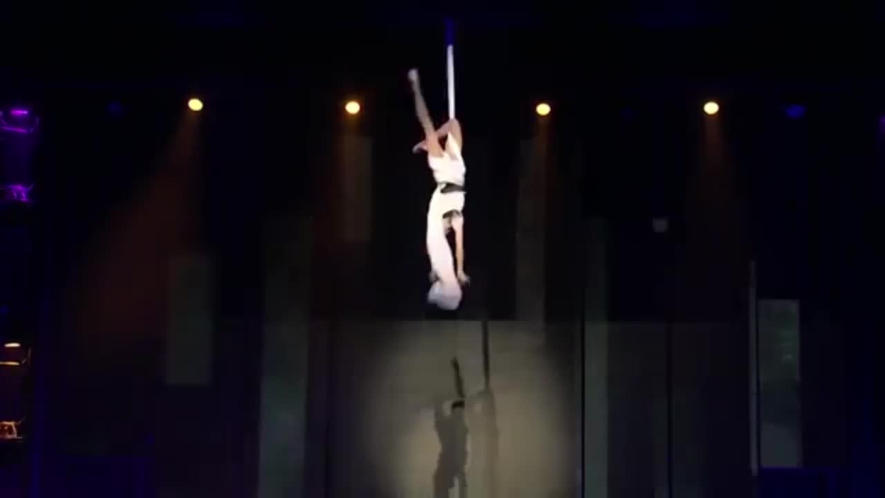 Aerial Silks Act Las Vegas | Altus Entertainment